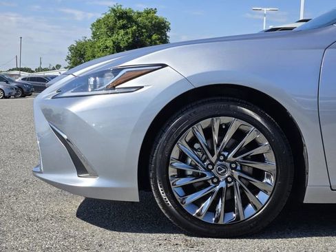 Used 2024 Lexus ES 350 w/ Luxury Package FWD image 9