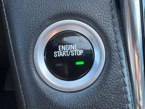 Used 2015 Cadillac Escalade Premium RWD image 31