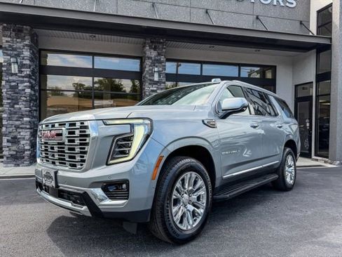 Used 2025 GMC Yukon Denali AWD/4WD image 2