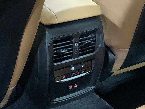Certified 2025 BMW 330i Sedan w/ Convenience Package RWD image 30