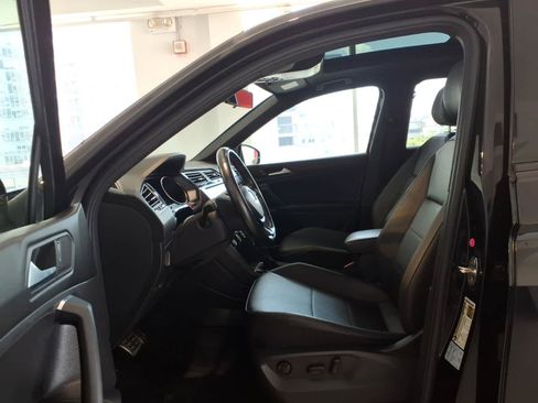 Used 2020 Volkswagen Tiguan SE R-Line AWD/4WD image 17