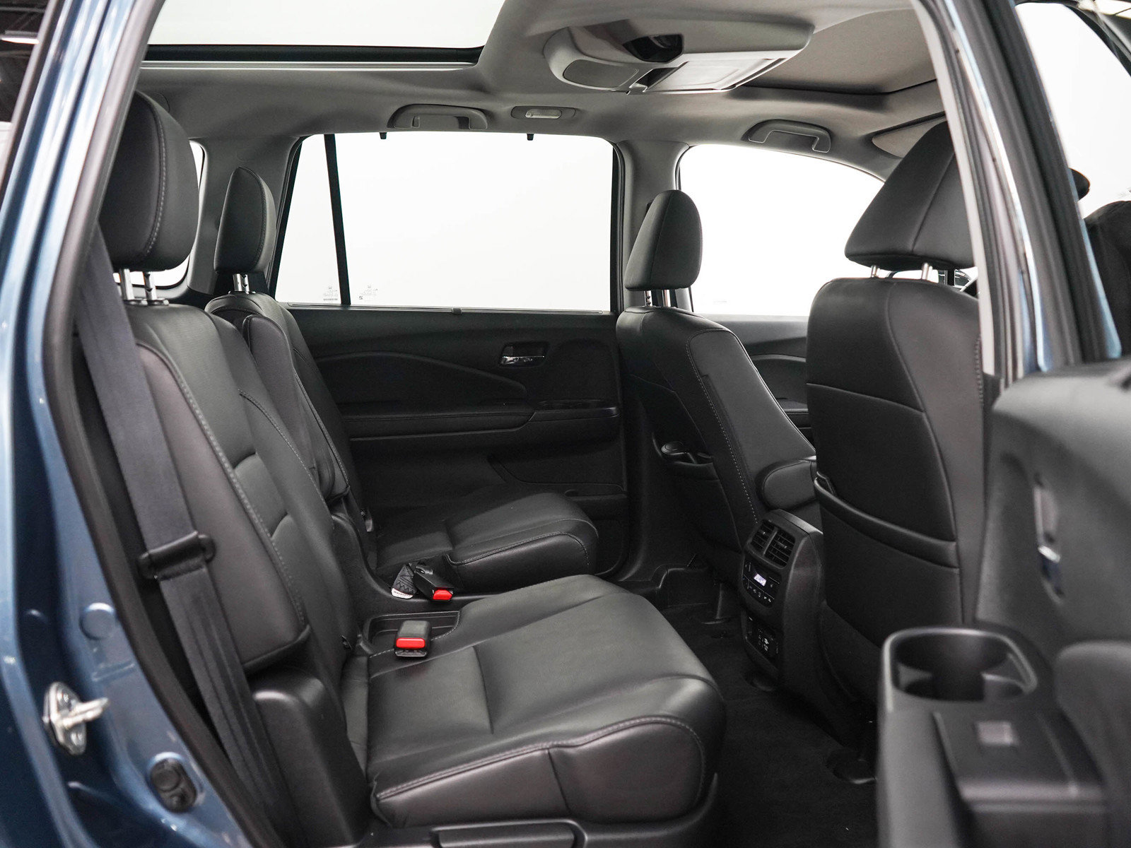 Used 2021 Honda Pilot Touring image 12