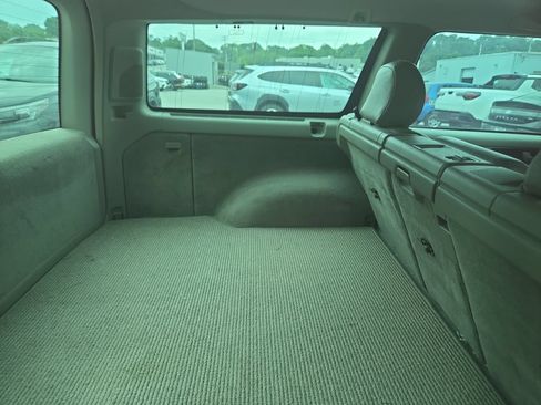 Used 2004 Volvo XC70 AWD/4WD image 12
