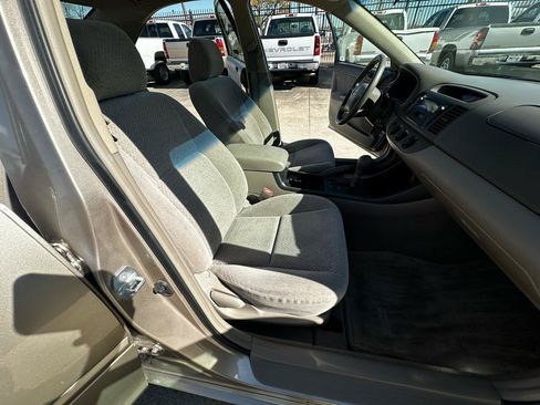 Used 2003 Toyota Camry LE FWD image 32