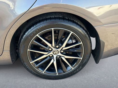 Used 2024 Toyota Camry SE w/ Convenience Package image 11