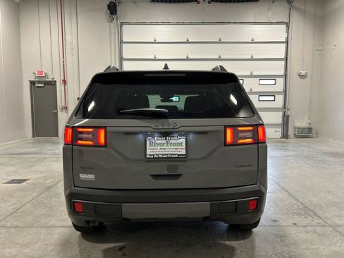 New 2026 Jeep Cherokee Laredo image 7