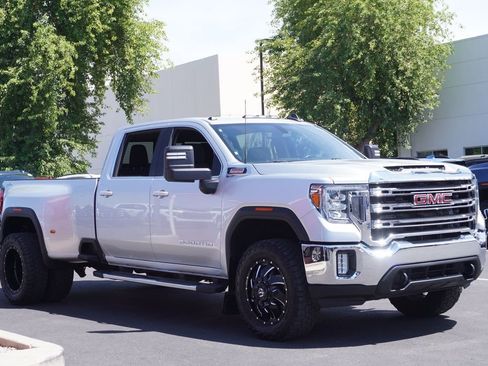 Used 2020 GMC Sierra 3500 SLE w/ Preferred Package AWD/4WD image 4