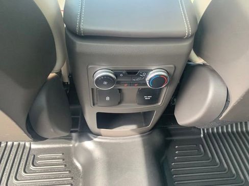 Used 2020 Ford Explorer Platinum w/ Premium Technology Package AWD/4WD image 28