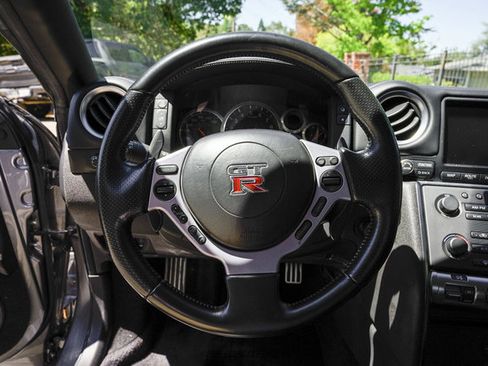 Used 2011 Nissan GT-R Premium AWD/4WD image 44