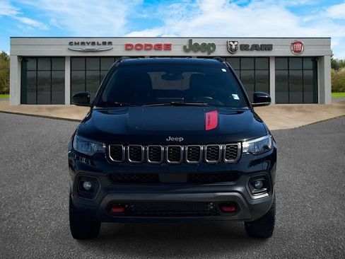 Certified 2024 Jeep Compass Trailhawk w/ Trailhawk Convenience Group AWD/4WD image 11