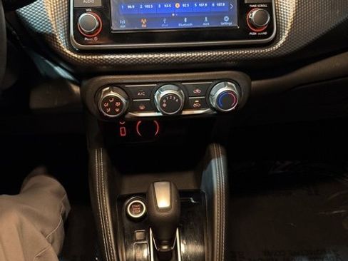 Certified 2018 Nissan Kicks S image 9