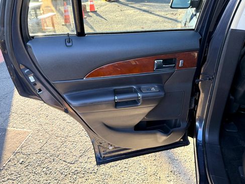 Used 2014 Lincoln MKX AWD w/ Equipment Group 102A image 35