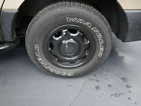 Used 2017 Ford Expedition XL image 16