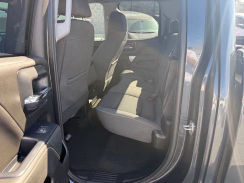 Used 2018 Chevrolet Silverado 1500 LT w/ Trailering Package AWD/4WD image 6