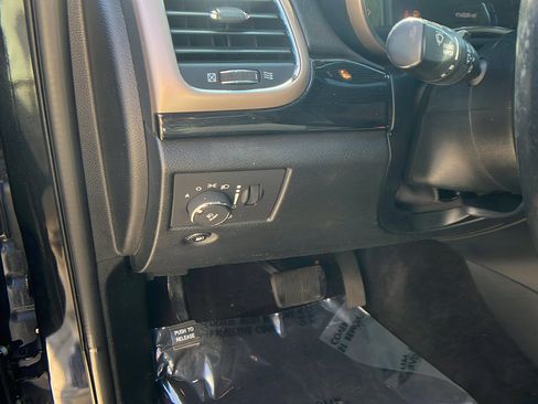 Used 2016 Jeep Grand Cherokee Laredo 75th Anniversary image 26