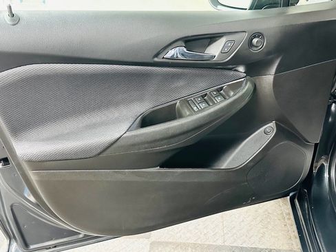 Used 2018 Chevrolet Cruze LT FWD image 28