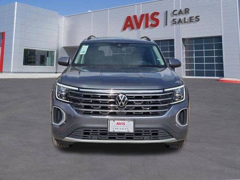 Used 2025 Volkswagen Atlas SE FWD image 2