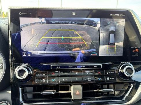 Used 2022 Toyota Highlander Platinum image 26