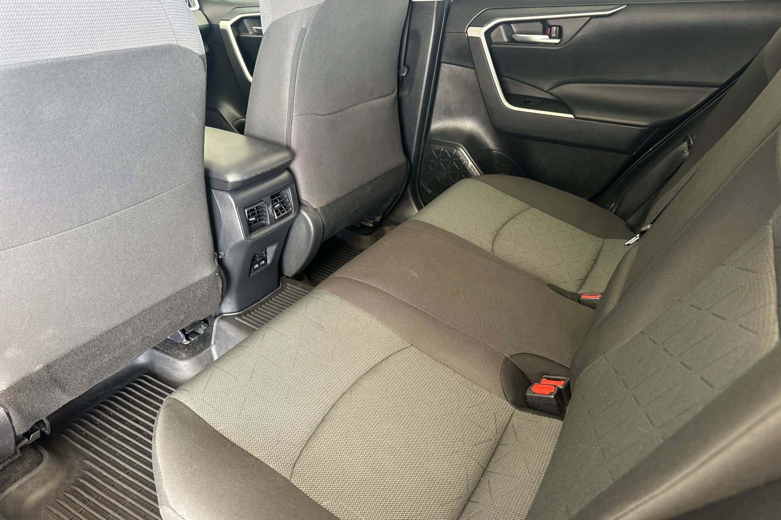 Certified 2024 Toyota RAV4 XLE w/ Convenience Package AWD/4WD image 11