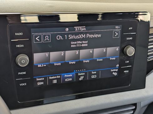 Used 2025 Volkswagen Jetta SE w/ Sunroof Package FWD image 28