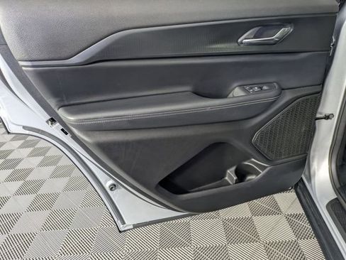 Used 2024 Jeep Grand Cherokee L Altitude RWD image 23