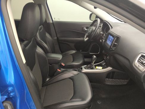 Used 2020 Jeep Compass Latitude w/ Cold Weather Group FWD image 21