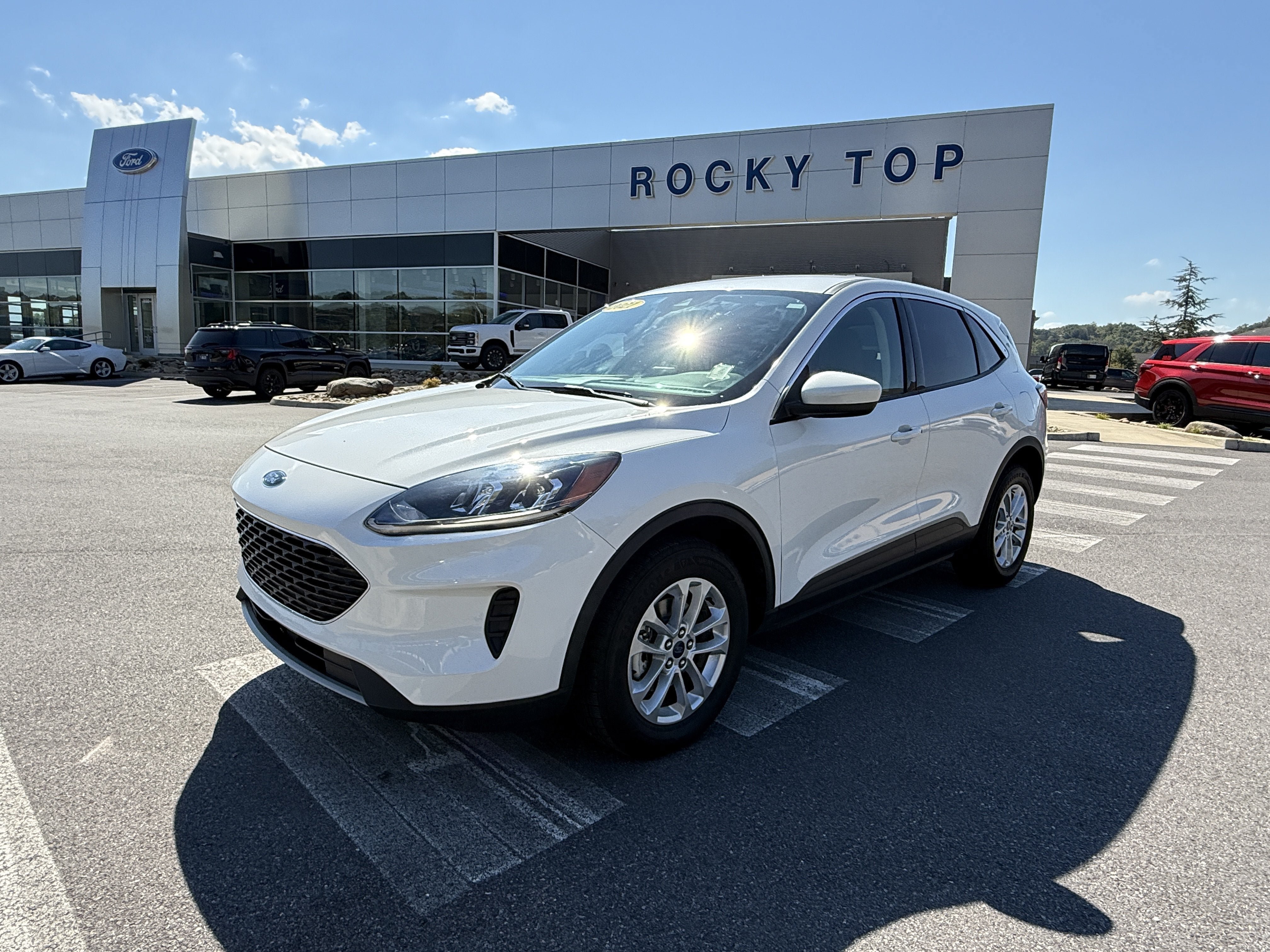 Used 2021 Ford Escape SE w/ Convenience Package AWD/4WD image 1