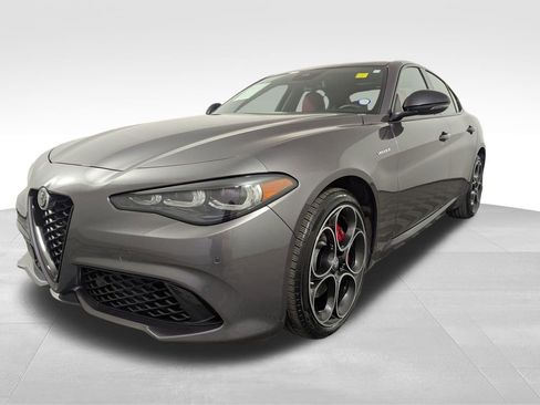Used 2024 Alfa Romeo Giulia Veloce AWD/4WD image 58
