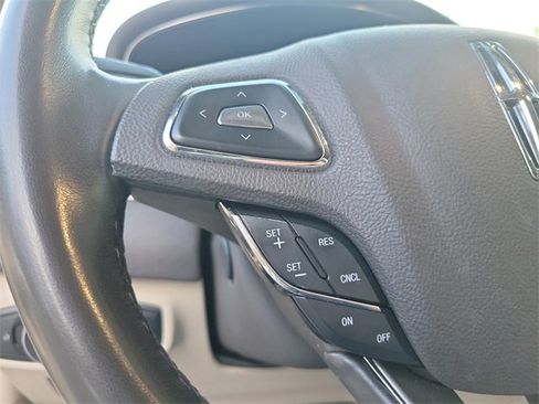 Used 2017 Lincoln MKC Reserve image 21