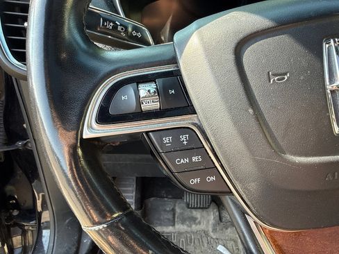 Used 2019 Lincoln Nautilus Reserve AWD/4WD image 23