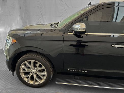 Used 2018 Ford Expedition Max Platinum AWD/4WD image 3
