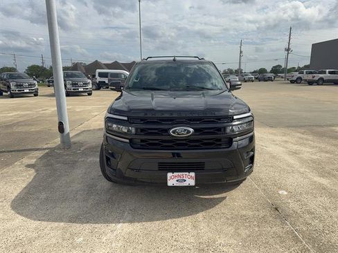 Used 2024 Ford Expedition Limited RWD image 2