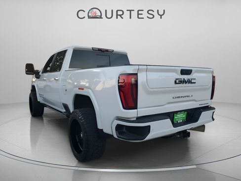 Used 2024 GMC Sierra 3500 Denali Ultimate image 2