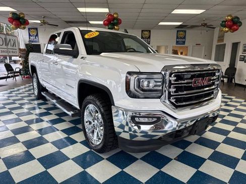 Used 2017 GMC Sierra 1500 SLT image 1