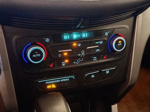 Used 2019 Ford Escape SE image 15