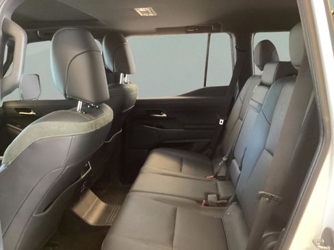 Used 2024 Lexus GX 550 AWD/4WD image 24