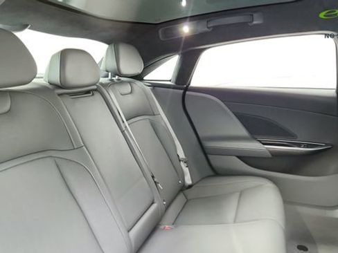 Used 2024 Lucid Air Touring AWD/4WD image 34