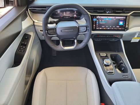 New 2026 Jeep Cherokee Laredo AWD/4WD image 5