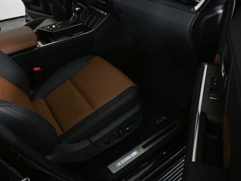 Used 2024 Lexus GX 550 w/ Cold Area Package image 21