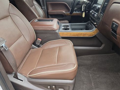 Used 2019 Chevrolet Silverado 2500 High Country w/ Duramax Plus Package image 13