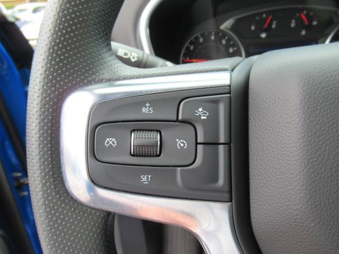 Used 2025 Chevrolet Blazer LT FWD image 22