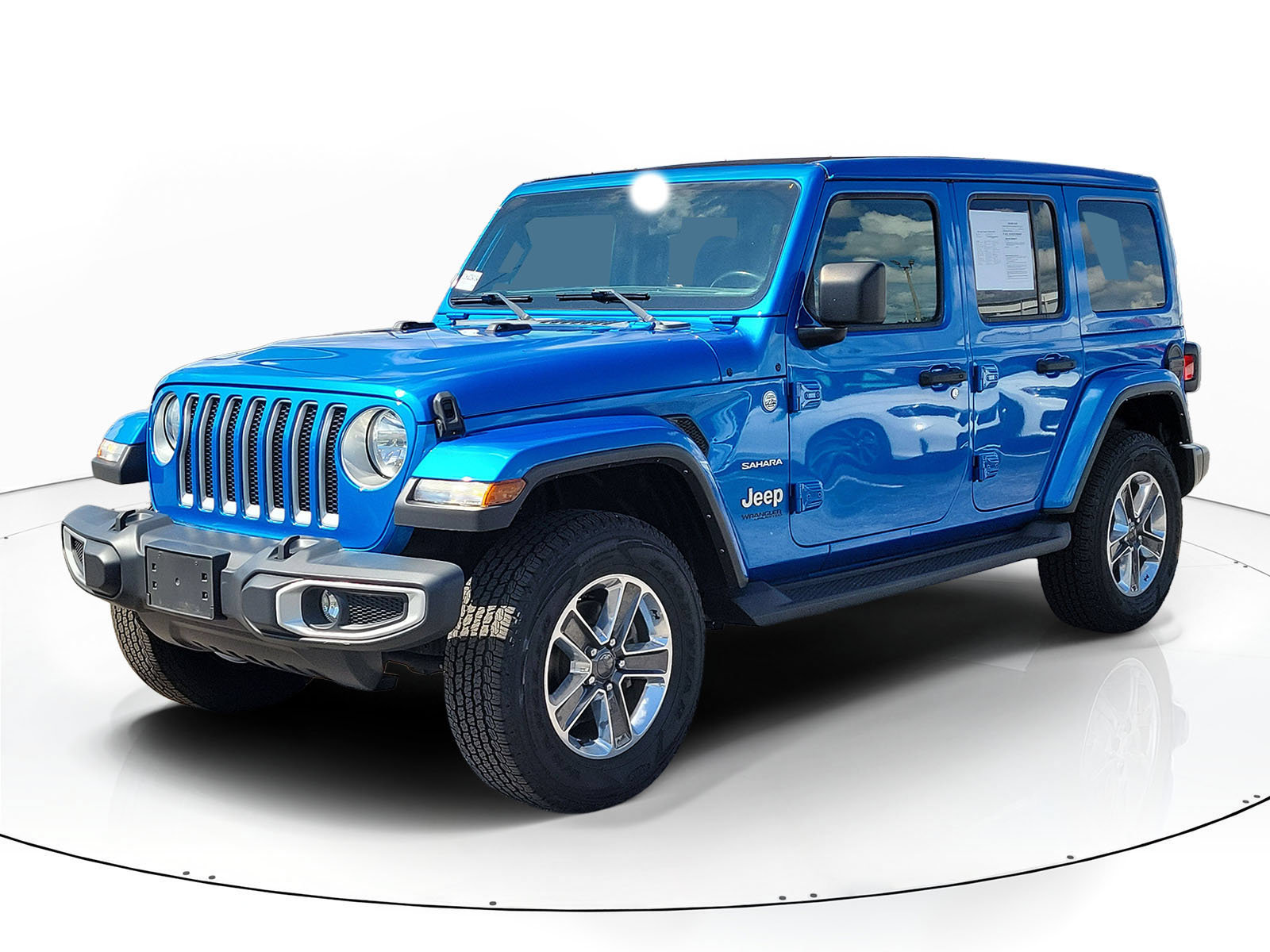 Used 2022 Jeep Wrangler Unlimited Sahara w/ Cold Weather Group AWD/4WD image 3
