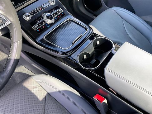 Used 2021 Lincoln Nautilus Reserve image 14