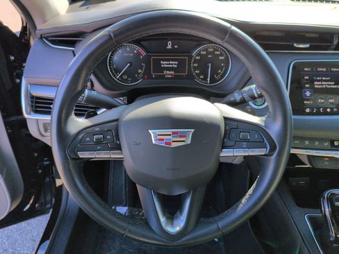 Used 2023 Cadillac XT4 Premium Luxury image 18