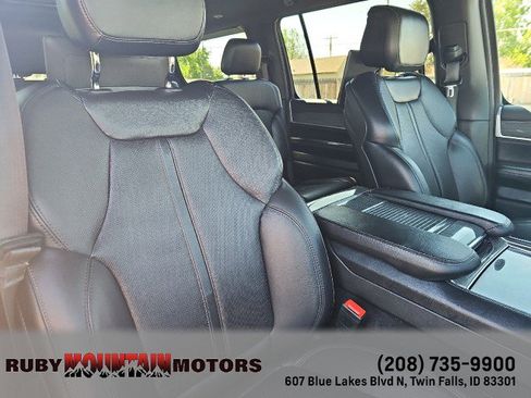 Used 2022 Jeep Wagoneer Series III w/ Premium Group I AWD/4WD image 46