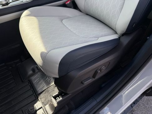 New 2026 Kia Carnival EX image 25