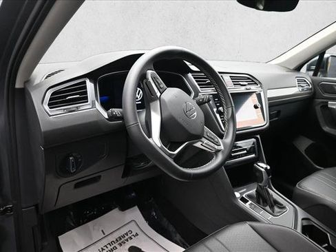 Used 2022 Volkswagen Tiguan SE FWD image 10