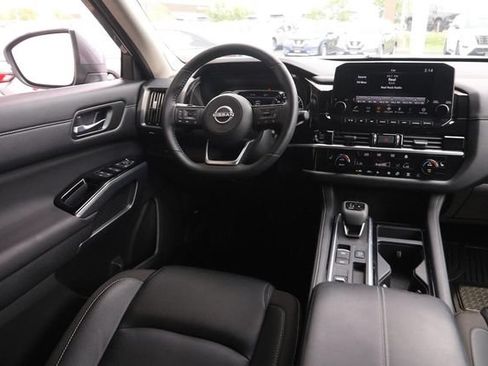 Certified 2025 Nissan Pathfinder SL w/ SL Premium Package FWD image 26