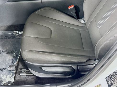 Used 2024 Hyundai Elantra SEL image 19