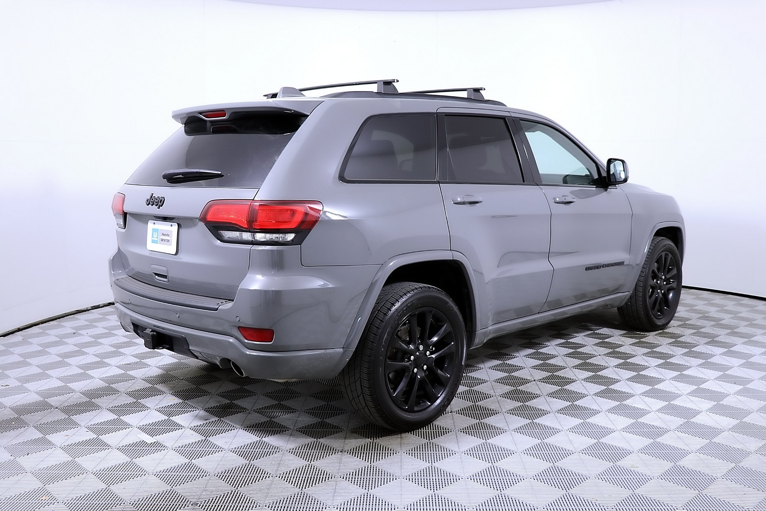 Used 2021 Jeep Grand Cherokee Laredo X RWD image 7